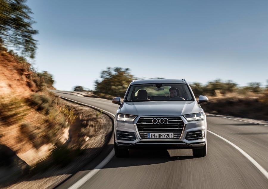  Audi Q7 e-tron TDI Quattro (4M) 2016 года  (WW) (фото 20 из 33)
